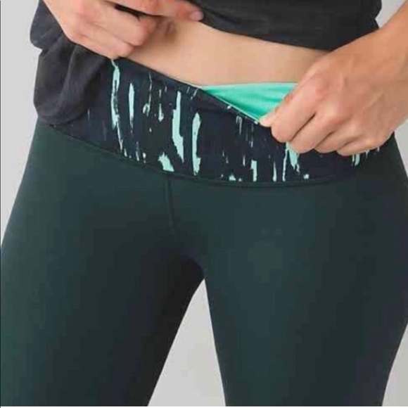 Lululemon reversible yoga pants - Picture 9 of 9